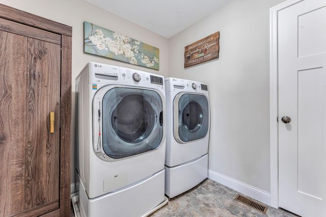1414 Kenley Place, Sunbury, OH 43074