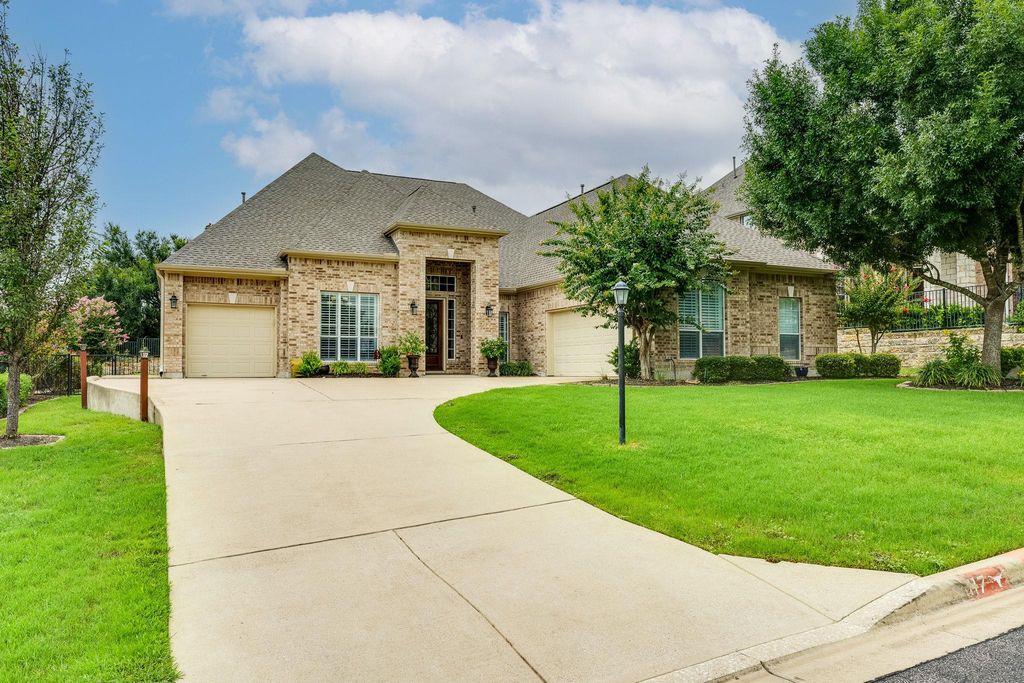 117 N Whitley DR, Austin, TX 78738