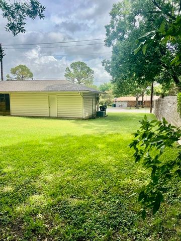 1326 E Sherman Drive, Denton, TX 76209