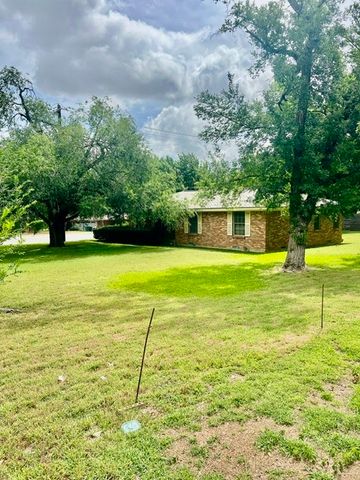 1326 E Sherman Drive, Denton, TX 76209