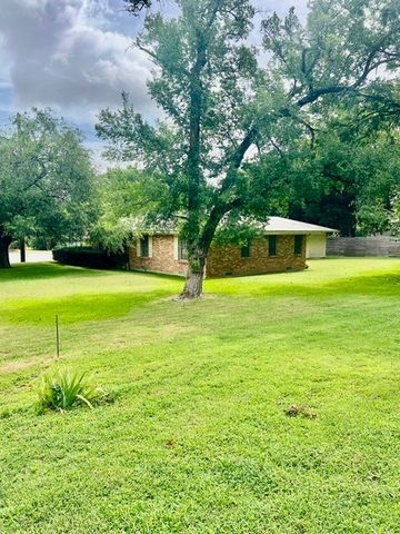 1326 E Sherman Drive, Denton, TX 76209