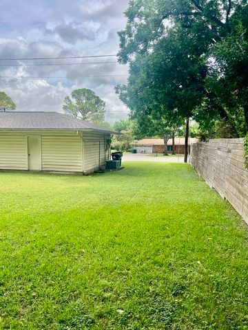 1326 E Sherman Drive, Denton, TX 76209
