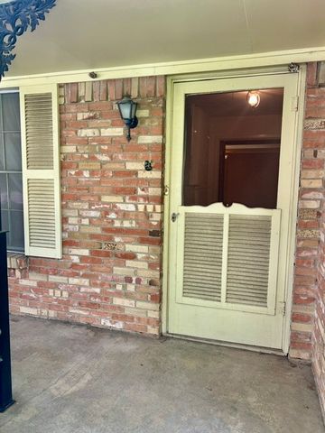1326 E Sherman Drive, Denton, TX 76209