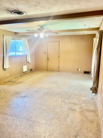 1326 E Sherman Drive, Denton, TX 76209