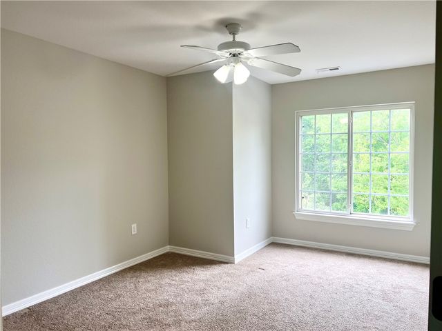 564 S Pierremont Drive, Fayetteville, AR 72701