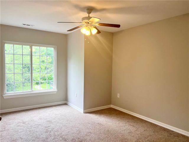 564 S Pierremont Drive, Fayetteville, AR 72701