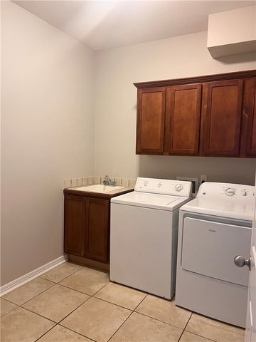 564 S Pierremont Drive, Fayetteville, AR 72701