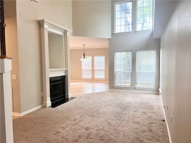 564 S Pierremont Drive, Fayetteville, AR 72701