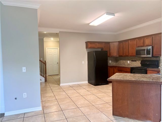 564 S Pierremont Drive, Fayetteville, AR 72701