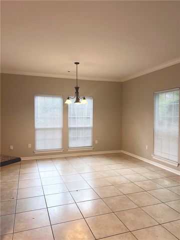 564 S Pierremont Drive, Fayetteville, AR 72701