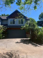 564 S Pierremont Drive, Fayetteville, AR 72701