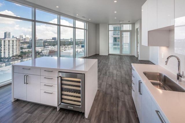 4521 San Felipe Street 1703, Houston, TX 77027