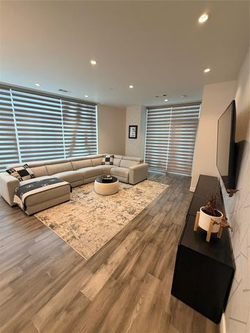 4521 San Felipe Street 1703, Houston, TX 77027
