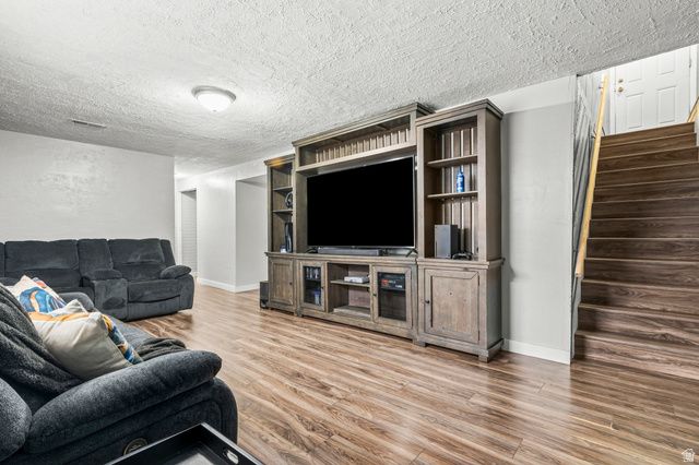 7883 W GLENWOOD AVE, Magna, UT 84044