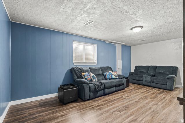 7883 W GLENWOOD AVE, Magna, UT 84044