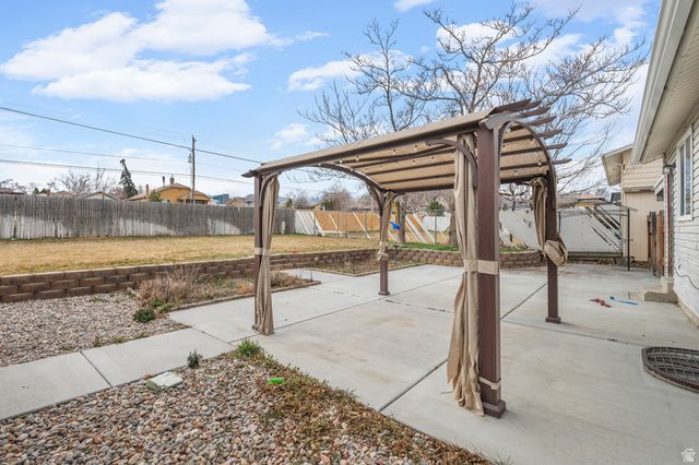 7883 W GLENWOOD AVE, Magna, UT 84044