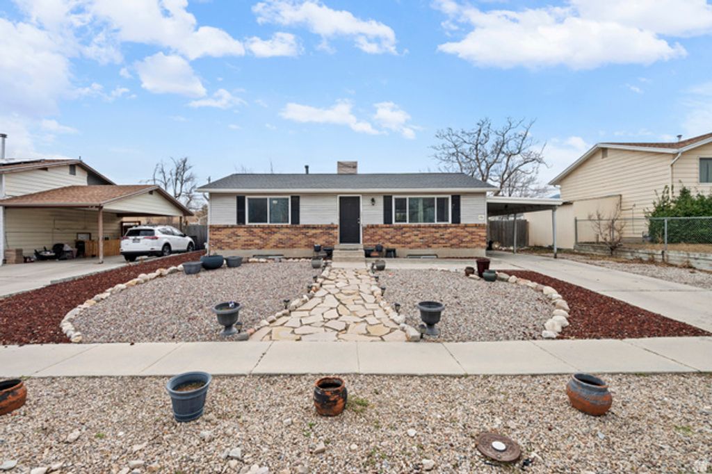 7883 W GLENWOOD AVE, Magna, UT 84044