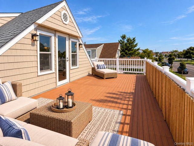 537 E Park Avenue Upper, Long Beach, NY 11561