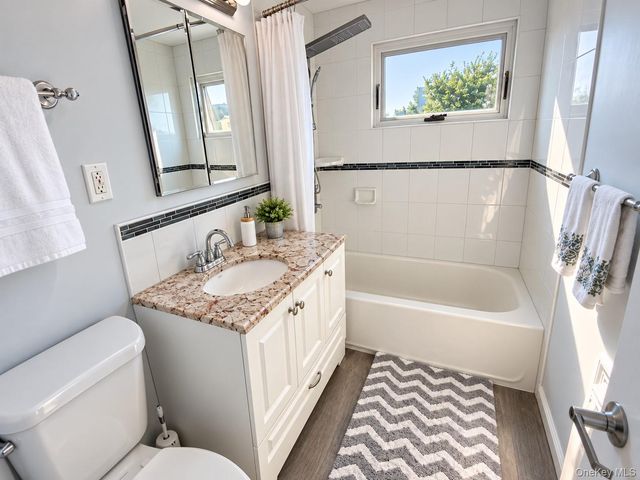 537 E Park Avenue Upper, Long Beach, NY 11561