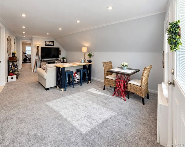 537 E Park Avenue Upper, Long Beach, NY 11561