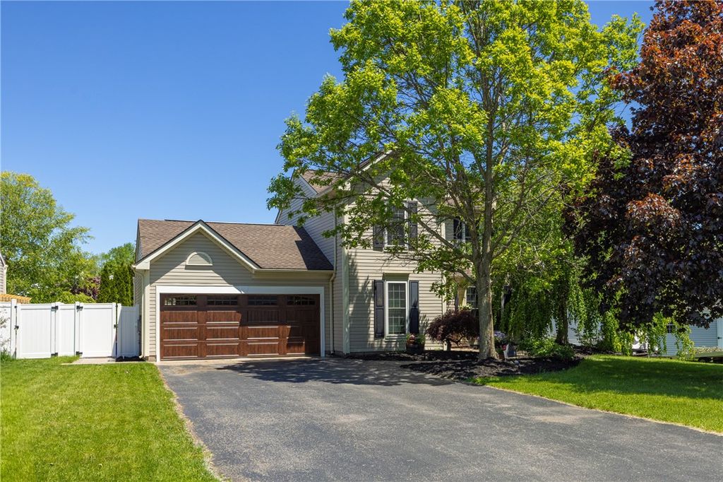 629 Cranberry Lane, Walworth, NY 14502