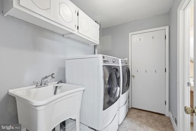 1272 TWIN STREAMS DR, Warminster, PA 18974