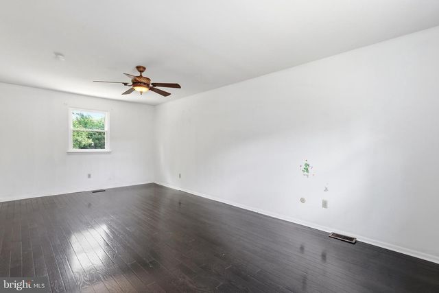 1272 TWIN STREAMS DR, Warminster, PA 18974