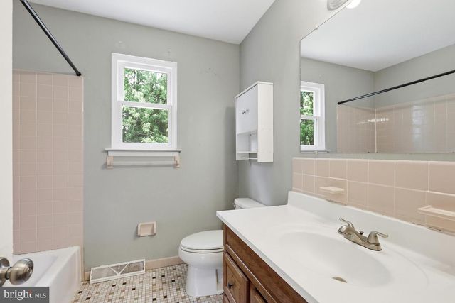 1272 TWIN STREAMS DR, Warminster, PA 18974