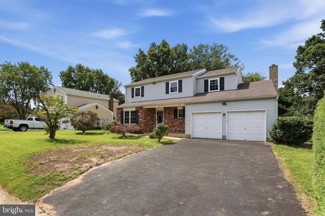 1272 TWIN STREAMS DR, Warminster, PA 18974