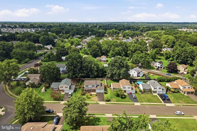 1272 TWIN STREAMS DR, Warminster, PA 18974
