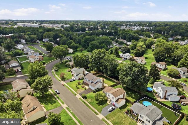 1272 TWIN STREAMS DR, Warminster, PA 18974