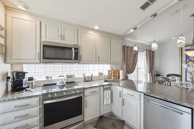 326 CANARY ISLAND CIRCLE, Davenport, FL 33837