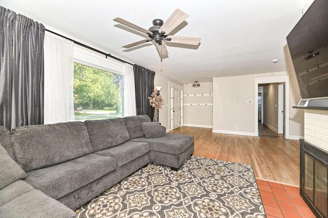 3817 Maryland AVENUE, Elmwood Park, WI 53405