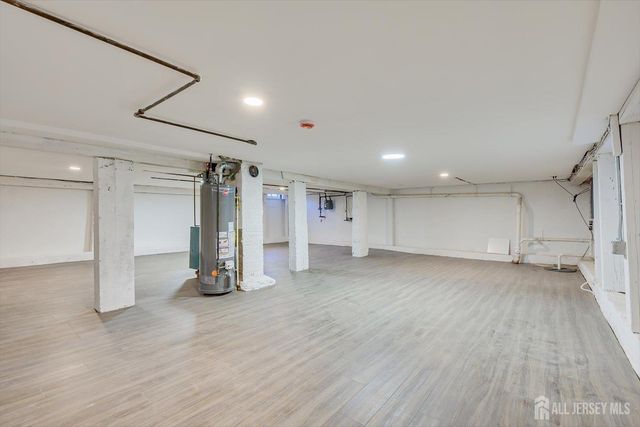 34 Tillman Street, Raritan, NJ 08869