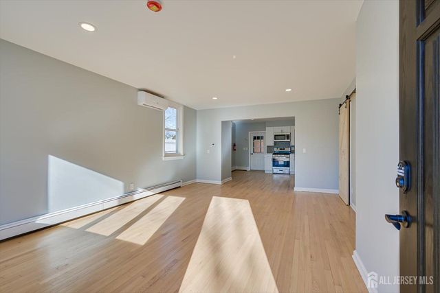 34 Tillman Street, Raritan, NJ 08869