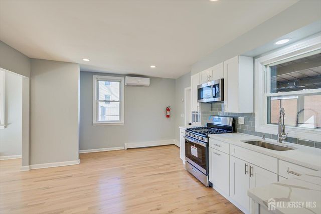 34 Tillman Street, Raritan, NJ 08869