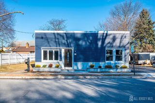 34 Tillman Street, Raritan, NJ 08869