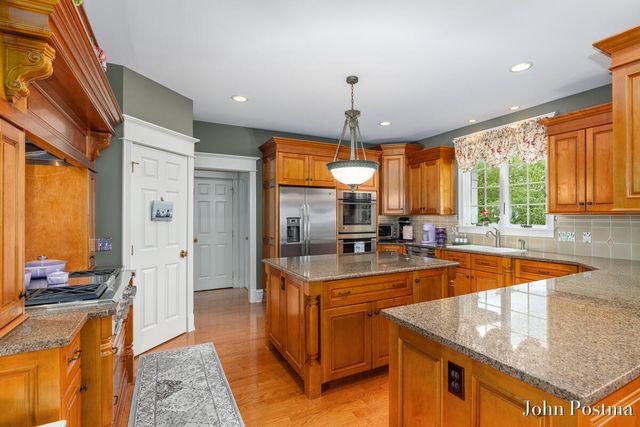 1645 Watermark Drive, Grand Rapids, MI 49546