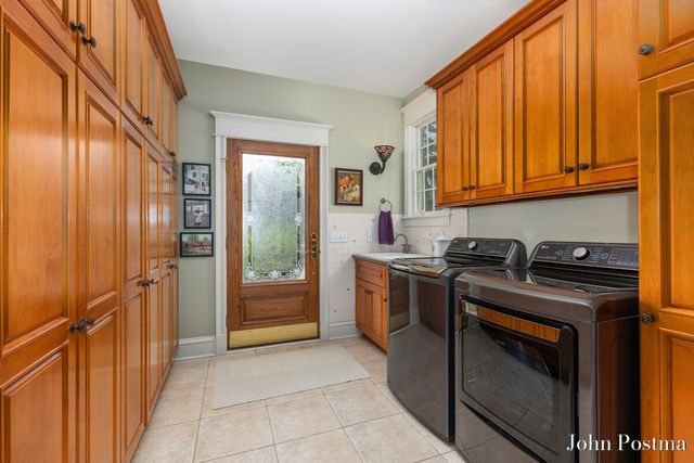 1645 Watermark Drive, Grand Rapids, MI 49546