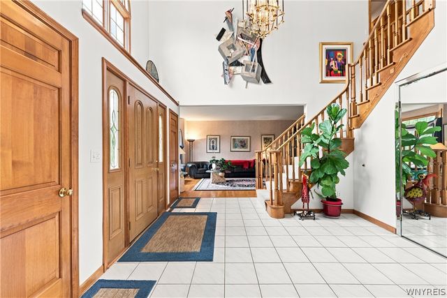 154 Viscount Drive, Amherst, NY 14221