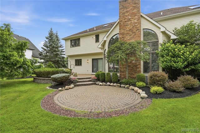 154 Viscount Drive, Amherst, NY 14221