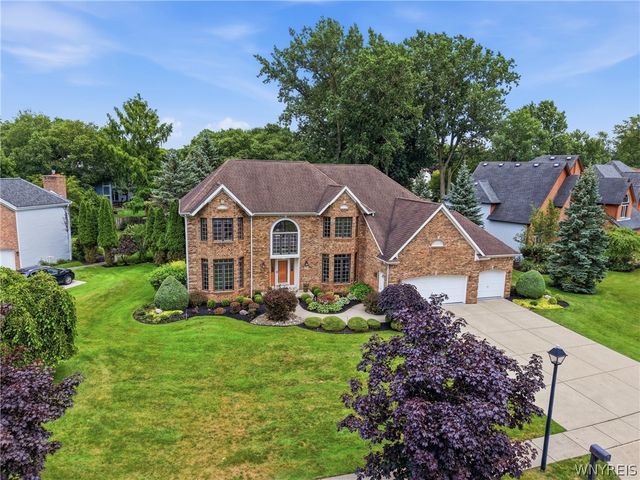 154 Viscount Drive, Amherst, NY 14221