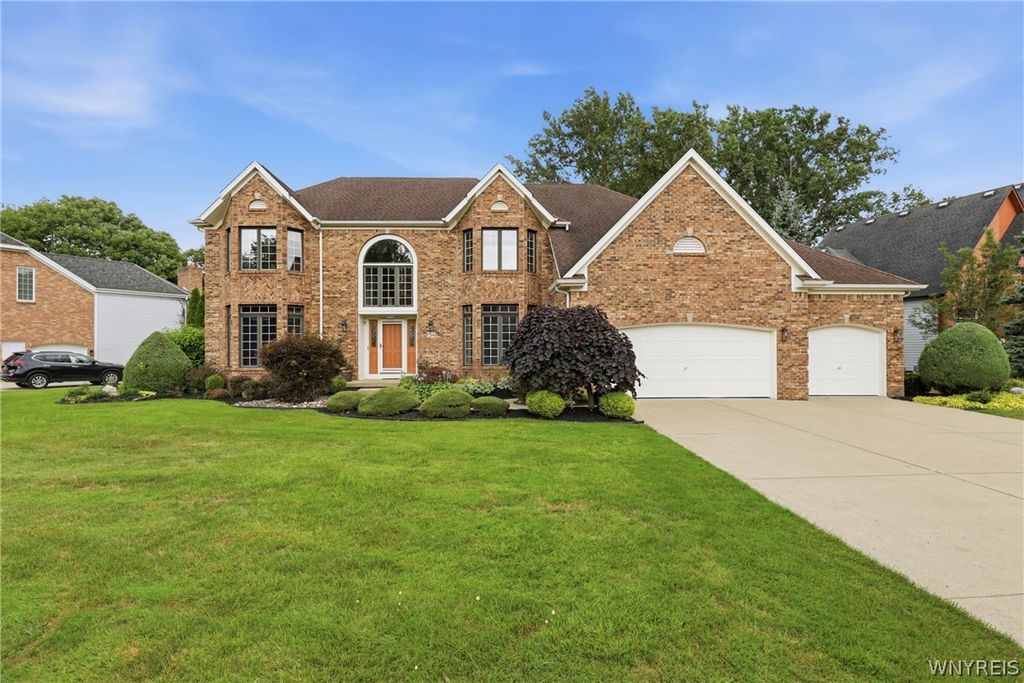 154 Viscount Drive, Amherst, NY 14221