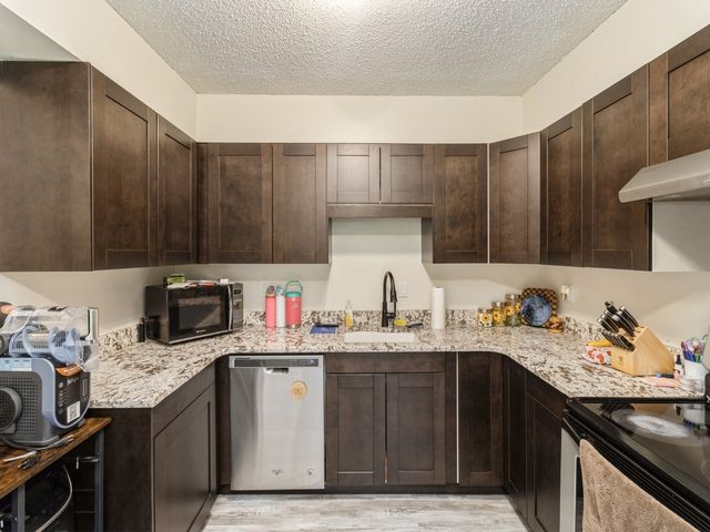 1010 Caroline Terrace, Indianola, IA 50125