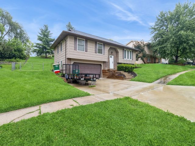 1010 Caroline Terrace, Indianola, IA 50125