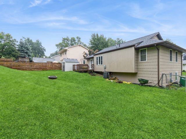 1010 Caroline Terrace, Indianola, IA 50125