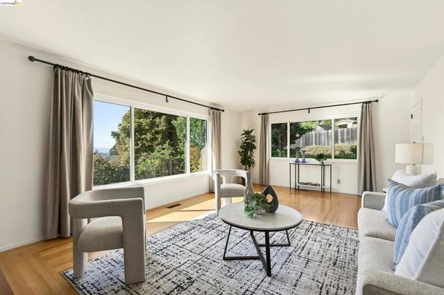 6415 Hazel Ave, Richmond, CA 94805