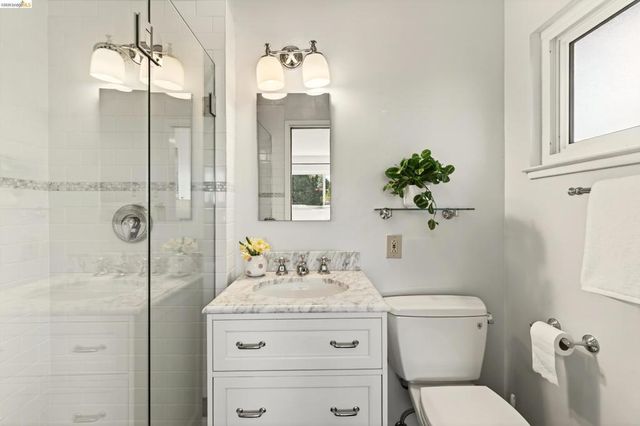 6415 Hazel Ave, Richmond, CA 94805