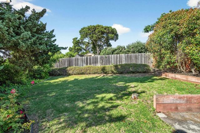 6415 Hazel Ave, Richmond, CA 94805