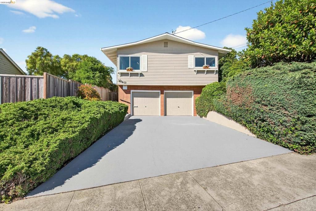 6415 Hazel Ave, Richmond, CA 94805